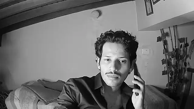 Nicholasrodrii online show from 06-18-26, 11:20