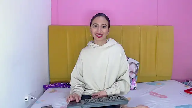 Snapshot of angelinabrookcm101 chatting on 12-07-24, 05:15 angelinabrookcm101 online show from 12-07-24, 05:15