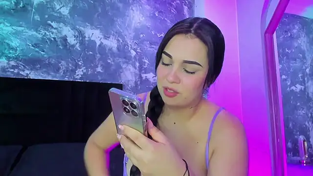 Snapshot of brianaGuzman chatting on 01-10-25, 12:58 brianaGuzman online show from 01-10-25, 12:58