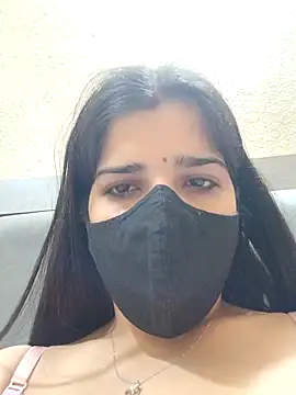 Snapshot of aaliya_bhattt chatting on 03-02-25, 11:42 aaliya bhattt online show from 03-02-25, 11:42