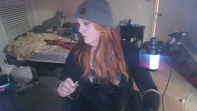 Snapshot of EmberLee chatting on 03-22-25, 02:27 EmberLee online show from 03-22-25, 02:27