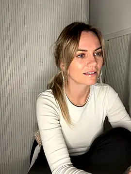 Milla  one online show from 11-13-25, 04:39