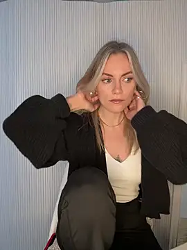 Snapshot of Milla__one chatting on 02-10-26, 01:26 Milla one online show from 02-10-26, 01:26