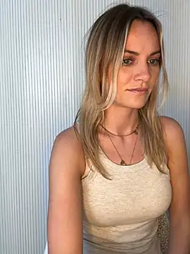 Snapshot of Milla__one chatting on 05-05-26, 12:13 Milla one online show from 05-05-26, 12:13