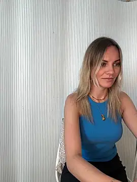 Snapshot of Milla__one chatting on 05-08-26, 08:30 Milla one online show from 05-08-26, 08:30