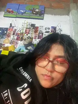 dafne19  online show from 10-31-25, 04:35