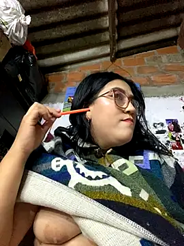 dafne19  online show from 11-24-25, 03:50