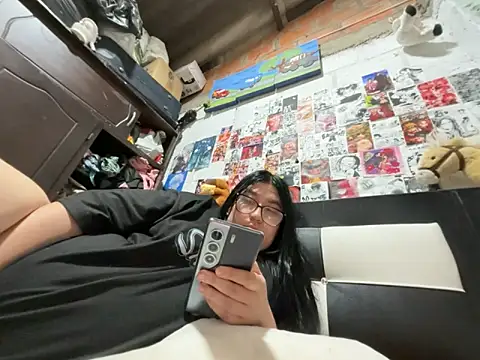 dafne19  online show from 04-06-26, 04:46