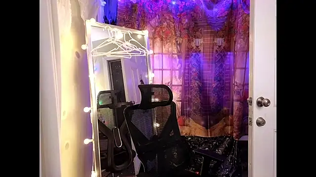 cunty tranny lydia online show from 10-28-25, 04:38