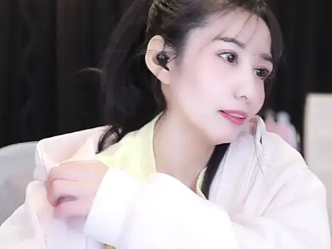 Nuyoah-77 online show from 11-28-25, 03:36