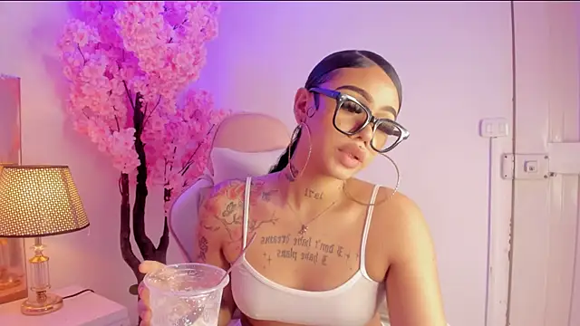 Mia Jansen online show from 02-13-25, 01:40