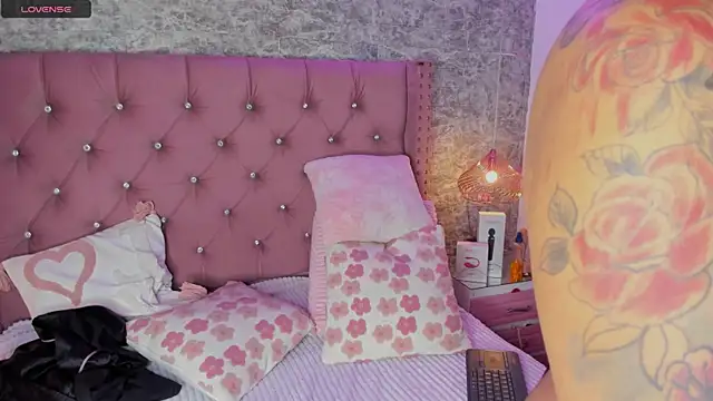 Mia Jansen online show from 01-10-26, 01:46