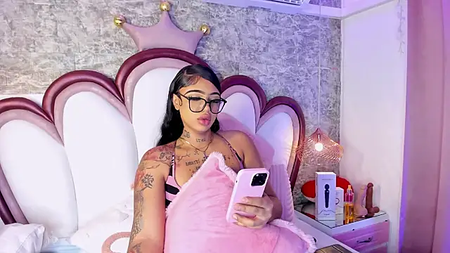 Mia Jansen online show from 04-07-26, 01:33