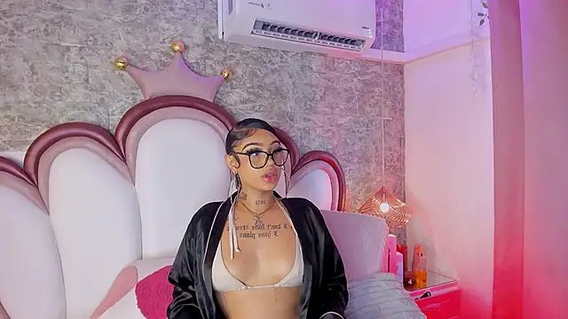 Snapshot of Mia_Jansen chatting on 04-24-26, 01:24 Mia Jansen online show from 04-24-26, 01:24