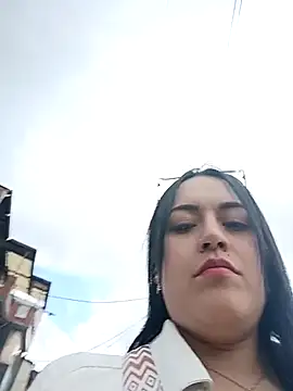 Snapshot of Lesly_10- chatting on 04-26-26, 05:21 Lesly 10- online show from 04-26-26, 05:21