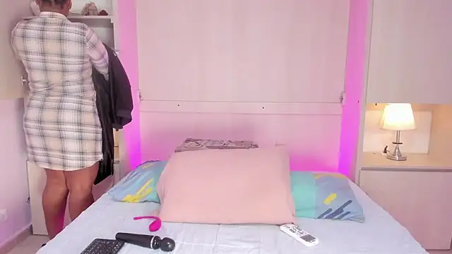 EmilyyStuart online show from 02-17-26, 03:25