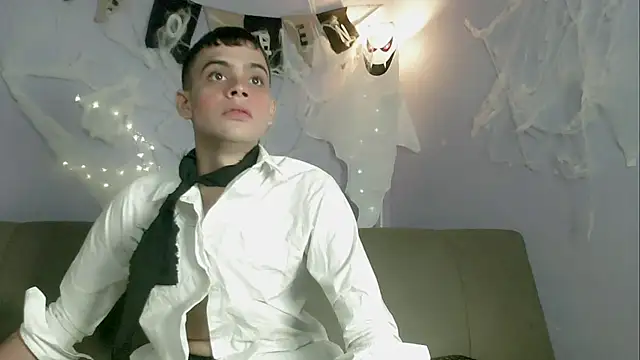 zacariasss  online show from 10-26-25, 03:45