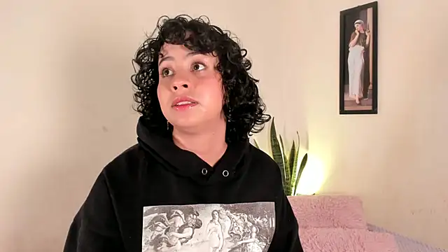 adriannyp 1 online show from 03-18-26, 01:47