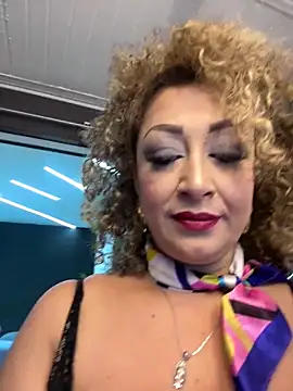 Katti Barrera online show from 12-19-25, 12:23