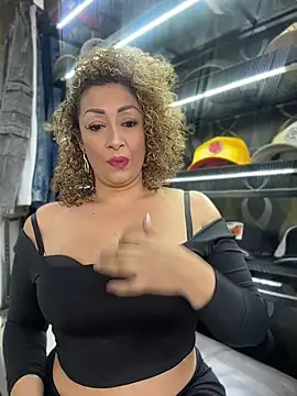 Snapshot of Katti_Barrera chatting on 06-23-26, 09:13 Katti Barrera online show from 06-23-26, 09:13