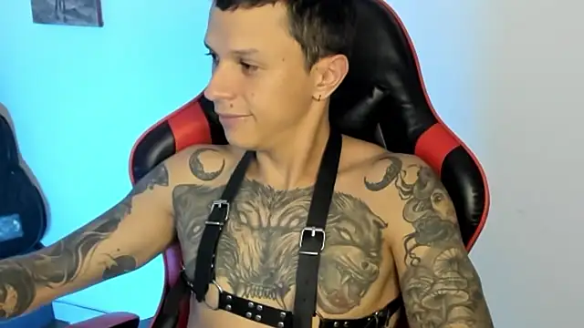 Snapshot of goodboy69l chatting on 02-10-26, 10:47 goodboy69l online show from 02-10-26, 10:47