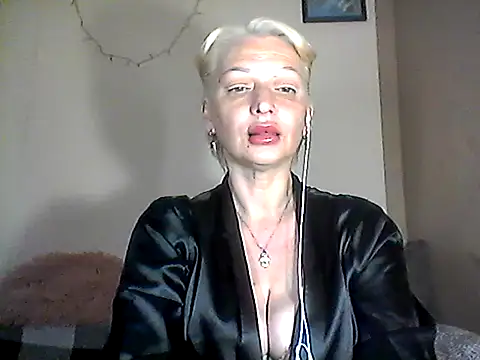 Snapshot of MaryJane441 chatting on 05-06-26, 08:25 MaryJane441 online show from 05-06-26, 08:25