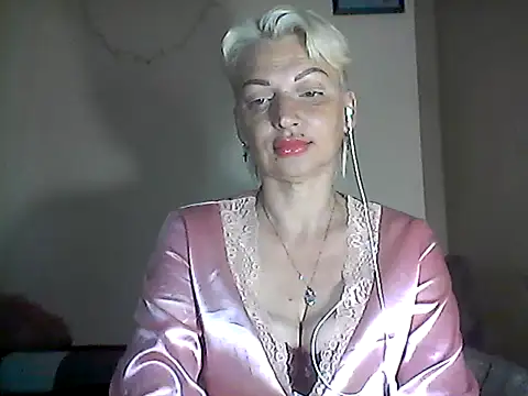 Snapshot of MaryJane441 chatting on 06-08-26, 08:09 MaryJane441 online show from 06-08-26, 08:09