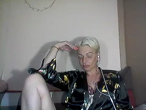 Snapshot of MaryJane441 chatting on 06-10-26, 10:47 MaryJane441 online show from 06-10-26, 10:47