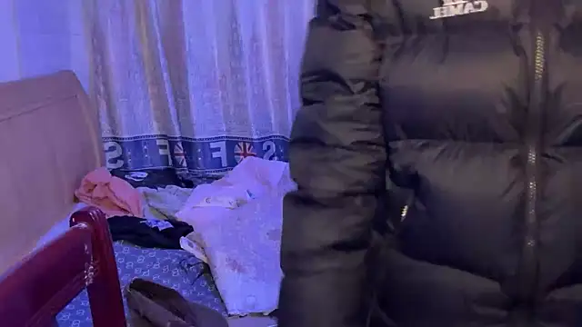 Snapshot of xiaottt1918 chatting on 01-08-25, 02:56 xiaottt1918 online show from 01-08-25, 02:56