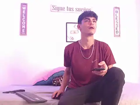 Snapshot of harrytomson_1 chatting on 12-27-24, 05:42 harrytomson 1 online show from 12-27-24, 05:42