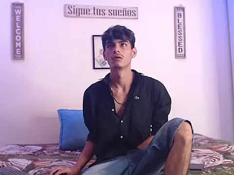 Snapshot of harrytomson_1 chatting on 01-26-25, 04:30 harrytomson 1 online show from 01-26-25, 04:30