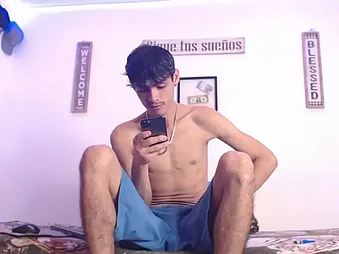 Snapshot of harrytomson_1 chatting on 01-28-25, 01:08 harrytomson 1 online show from 01-28-25, 01:08