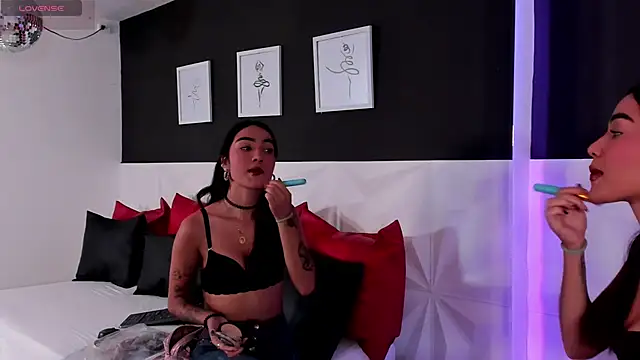 Snapshot of scarlet_castro chatting on 12-13-24, 12:06 scarlet castro online show from 12-13-24, 12:06