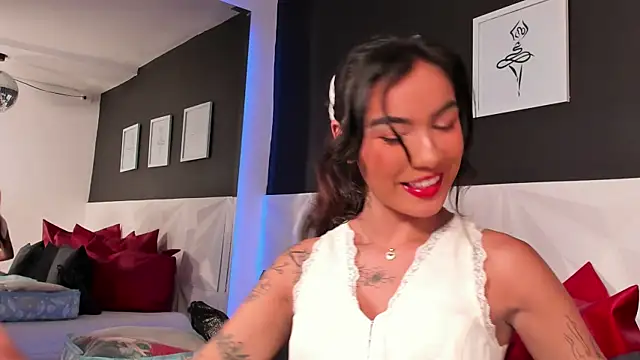 Snapshot of scarlet_castro chatting on 10-01-25, 04:35 scarlet castro online show from 10-01-25, 04:35