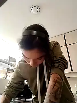 Snapshot of scarlet_castro chatting on 11-04-25, 03:55 scarlet castro online show from 11-04-25, 03:55