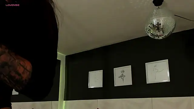 Snapshot of scarlet_castro chatting on 11-06-25, 04:52 scarlet castro online show from 11-06-25, 04:52