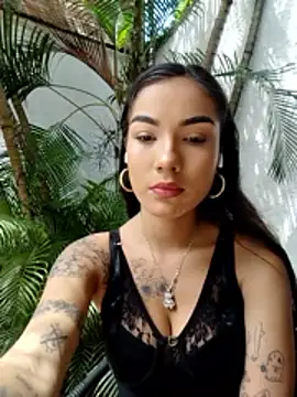 Snapshot of scarlet_castro chatting on 11-25-25, 04:07 scarlet castro online show from 11-25-25, 04:07