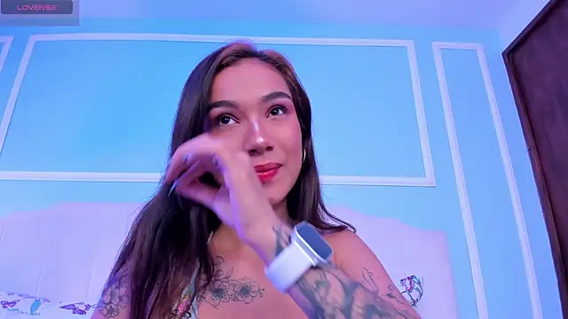 Snapshot of scarlet_castro chatting on 02-13-26, 06:37 scarlet castro online show from 02-13-26, 06:37