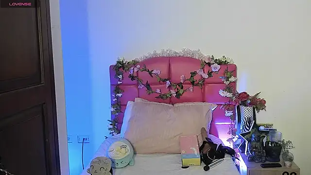 SexyNaf online show from 10-27-25, 07:18