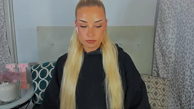 Snapshot of KristyHoney chatting on 06-14-26, 07:05 KristyHoney online show from 06-14-26, 07:05