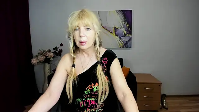 Snapshot of Anna_Diax chatting on 05-19-26, 05:36 Anna Diax online show from 05-19-26, 05:36