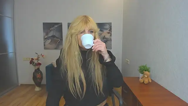 Snapshot of Anna_Diax chatting on 06-04-26, 11:38 Anna Diax online show from 06-04-26, 11:38