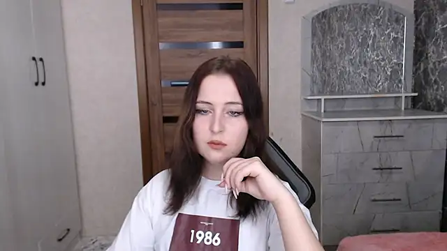 Kristy-Max online show from 11-22-25, 08:08