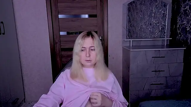 Kristy-Max online show from 04-24-26, 08:11