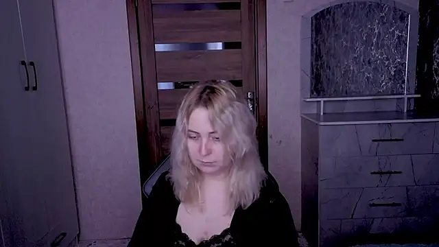 Snapshot of Kristy-Max chatting on 04-27-26, 09:57 Kristy-Max online show from 04-27-26, 09:57
