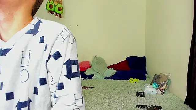 Snapshot of CelesteXCute chatting on 02-17-25, 12:32 CelesteXCute online show from 02-17-25, 12:32