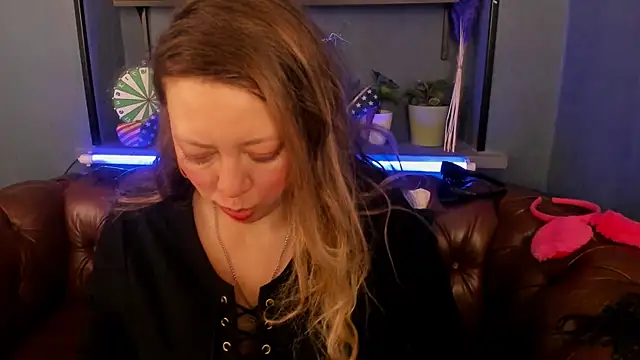 JesiaFoxi online show from 01-31-25, 12:18