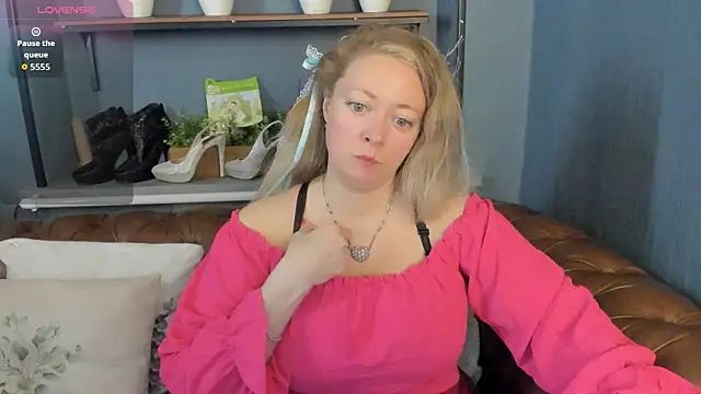 JesiaFoxi online show from 06-03-26, 09:34