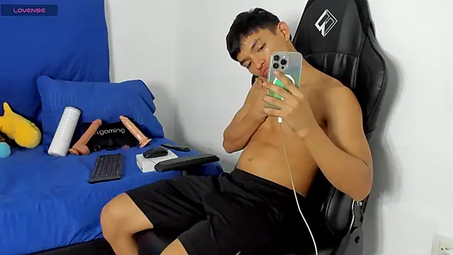 Tonny twink  online show from 06-02-26, 01:51