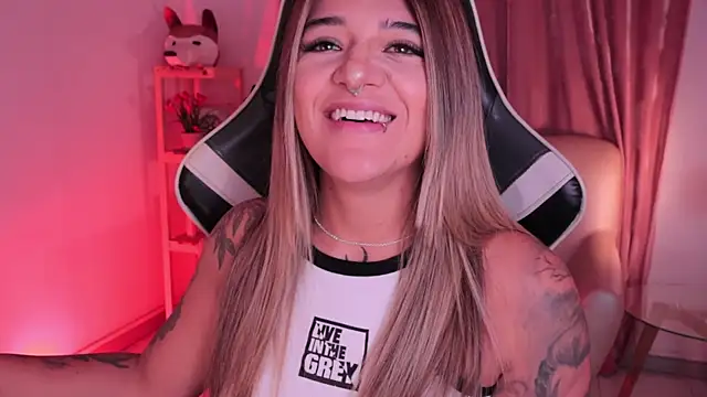 ashleyvalirya online show from 01-12-26, 03:56